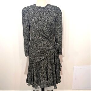 VTG Liz Roberts leaf print, drop waist midi W ruched bodice, puff sleeves. Sz 10
